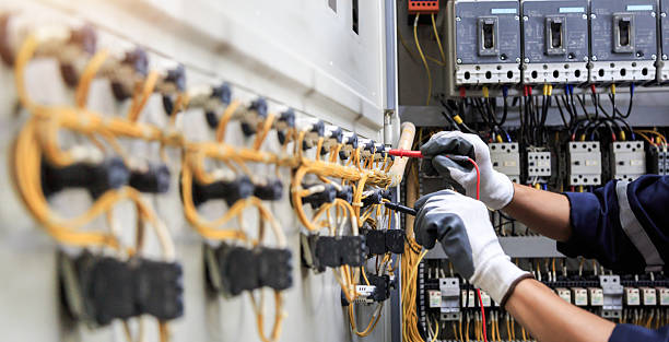 Professional Electrician technician working in Gladstone, MO
